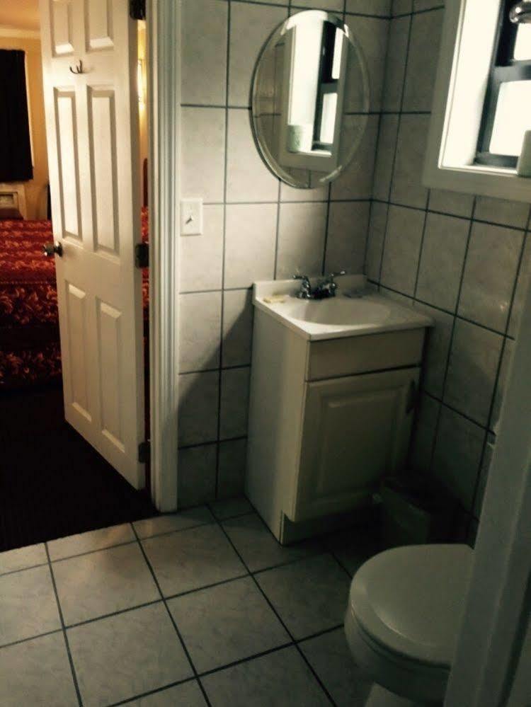Skyview Motor Inn Johnston Bagian luar foto