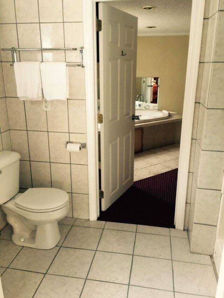 Skyview Motor Inn Johnston Bagian luar foto